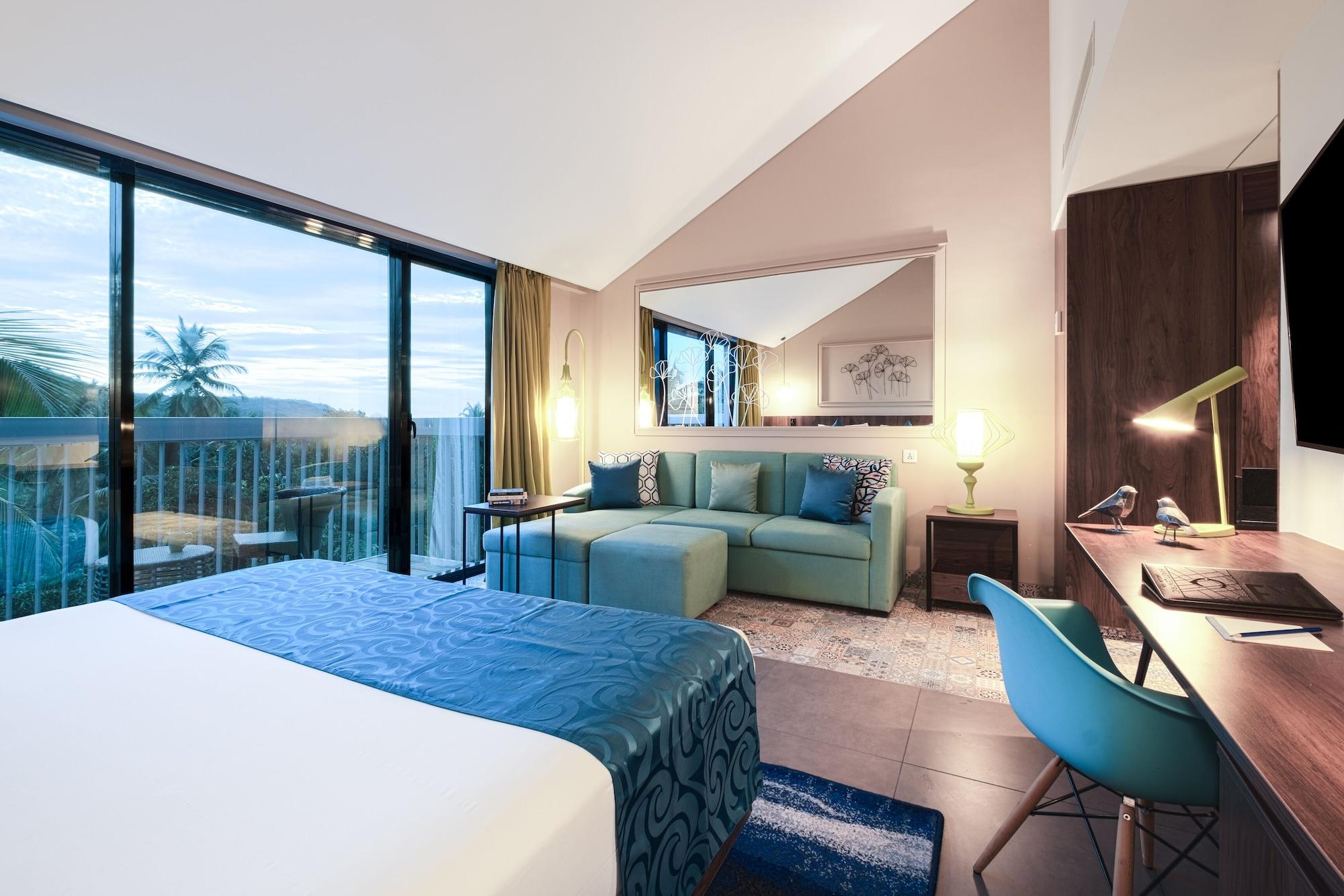 Hyatt Centric Candolim Goa Exteriör bild A room at the hotel